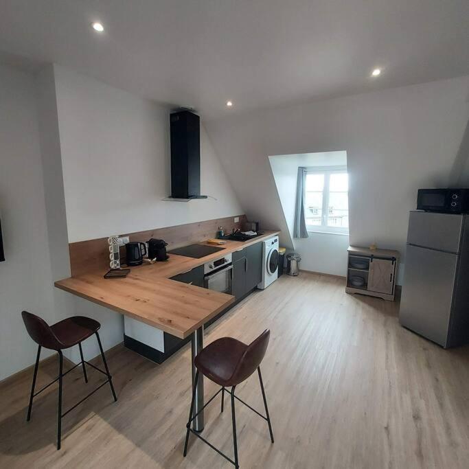 Bel Appartement F2 Hyper Centre Refait A Neuf Coutances Exterior photo